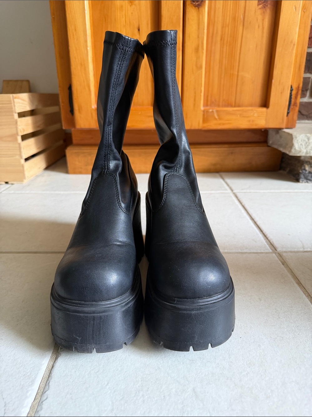 Windsor Smith Black Platform Chelsea Boots - Picture 5 of 5